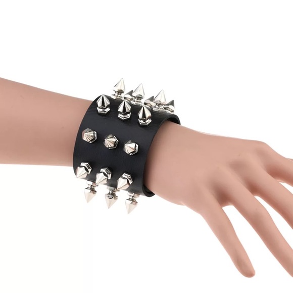 Punk Gothic Rock Leather Cuff Bracelet - Picture 4 of 5